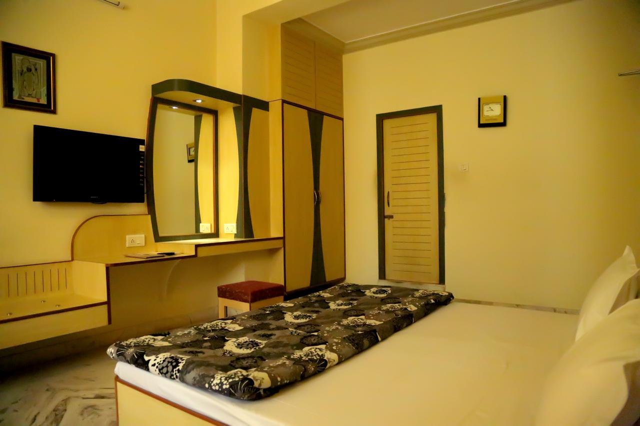 Hotel Vrinda Nāthdwāra Exterior foto
